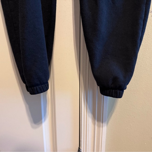 Victoria Sport elastic Waist Women’s Black Sweatpants Elastic Hem Pockets Sz M - Picture 4 of 10